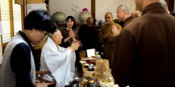 Đoàn hoằng pháp tham quan chùa Tam Quang, chùa Đại Pháp Luân…