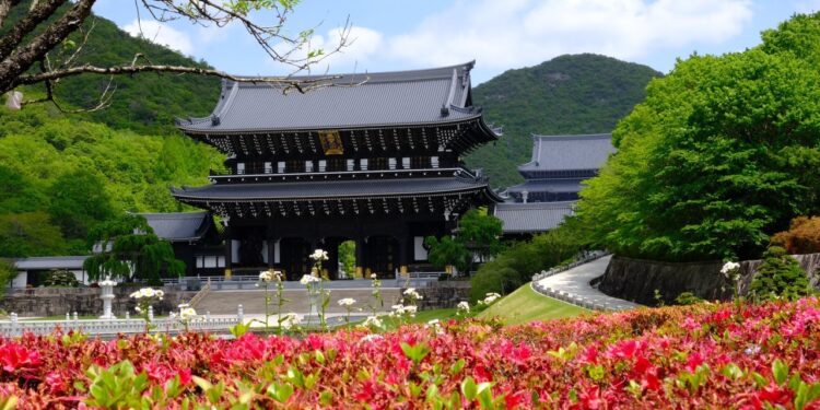 Đoàn hoằng pháp viếng thăm “Vương Đường Phật Giáo” Nhật Bản